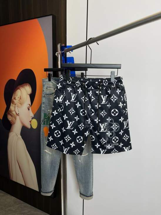 Picture of LV Short Pants _SKULVM-3XLtltx1618271